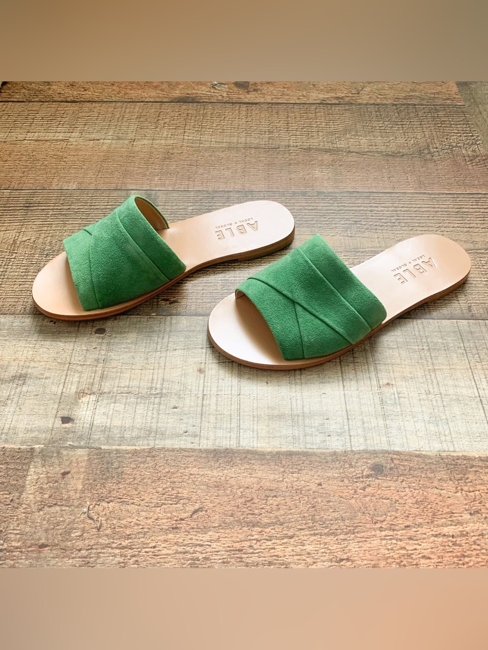 Able Green Suede Crisscross Slide Sandals for Women. Size 8